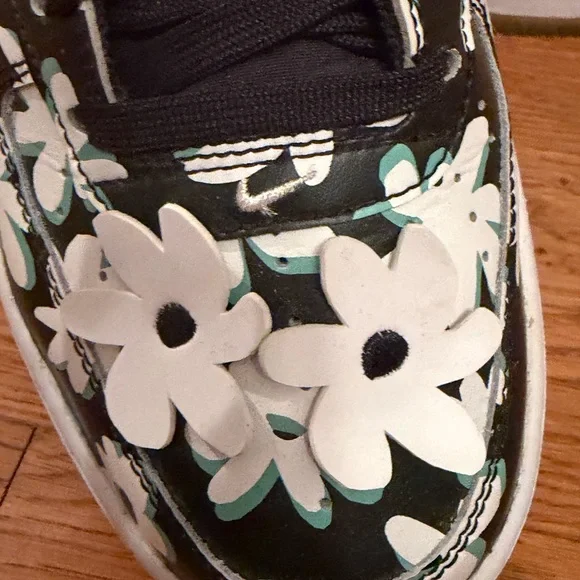 Nike Air Force 1 Floral Daisy Sneakers – Youth Size 7Y / Women’s 8.5 - Picture 7 of 16